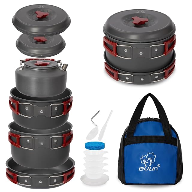 Popote de camping gigogne Bulin avec ses couverts rangés dans un sac filet