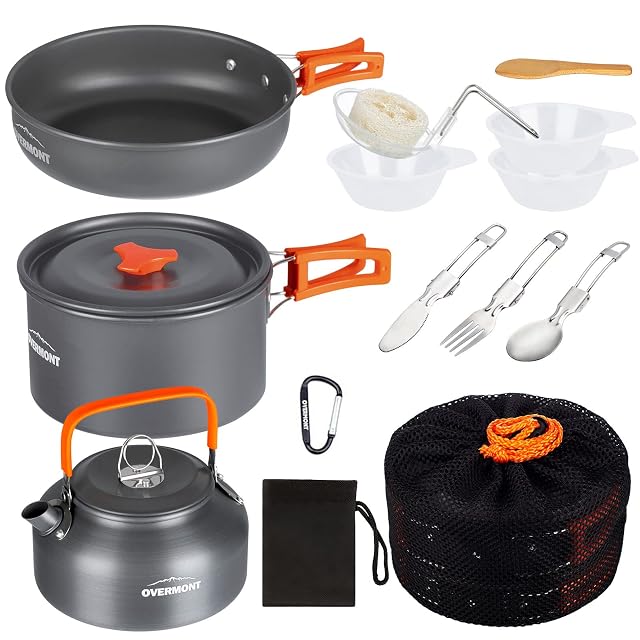 Popote de camping OVERMONT de quatorze pièces avec faitout, poêle et bouilloire dans un sac filet