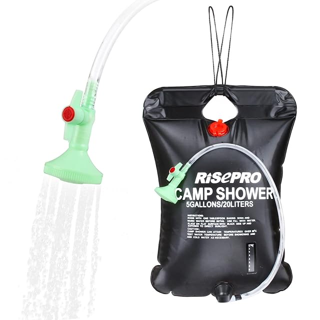 Poche de douche solaire RISEPRO noire de 20 litres avec une bande indicatrice de température et un pommeau