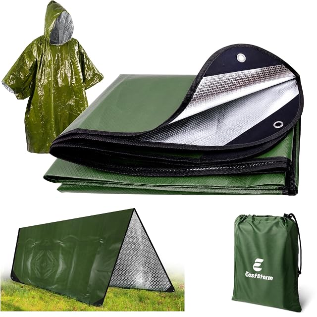 Lot couverture de survie quatre couches E EASTSTORM avec son poncho de pluie, plié