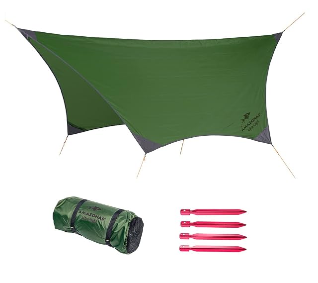 Tarp AMAZONAS Traveller monté au-dessus d’un hamac de camp