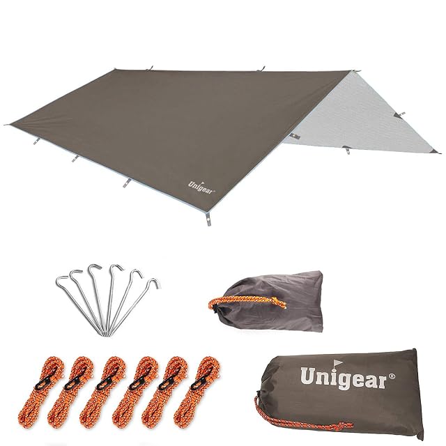 Tarp de camping Unigear Rain Fly monté en toit d’abri